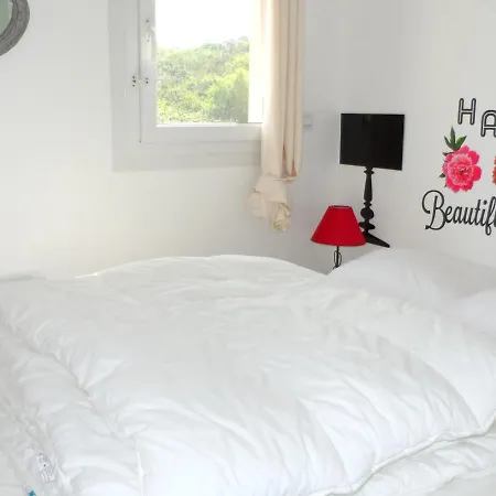 - 3 Pieces Proche Avec Piscine Et Tennis - Fr-1-487-303 * קאבורג